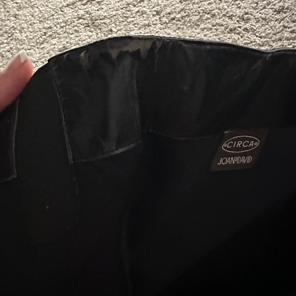 Circa Joan & David CJSOL Black
Leather Pointed Toe Side Zip Heeled boots - Picture 11 of 11